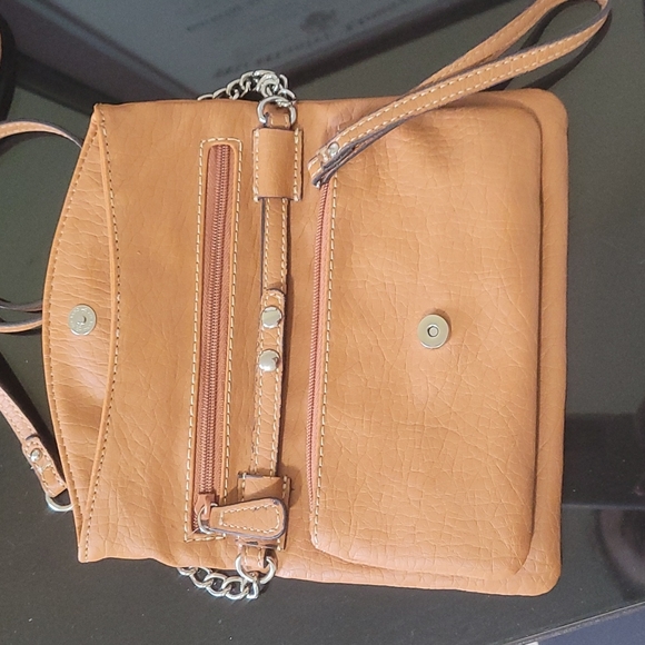 Nine West faux leather crossbody or wristlet clutch - Picture 2 of 6